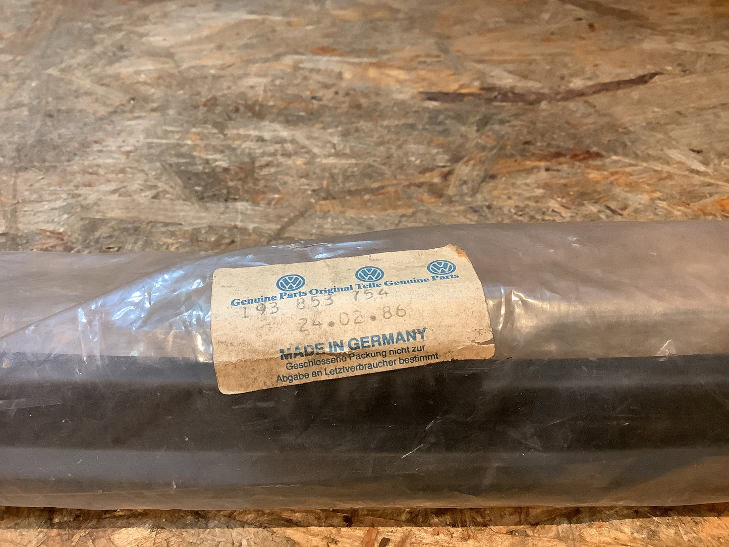 VW Golf 2, 4-Türer Zierleiste hinten rechts Original VW NEU