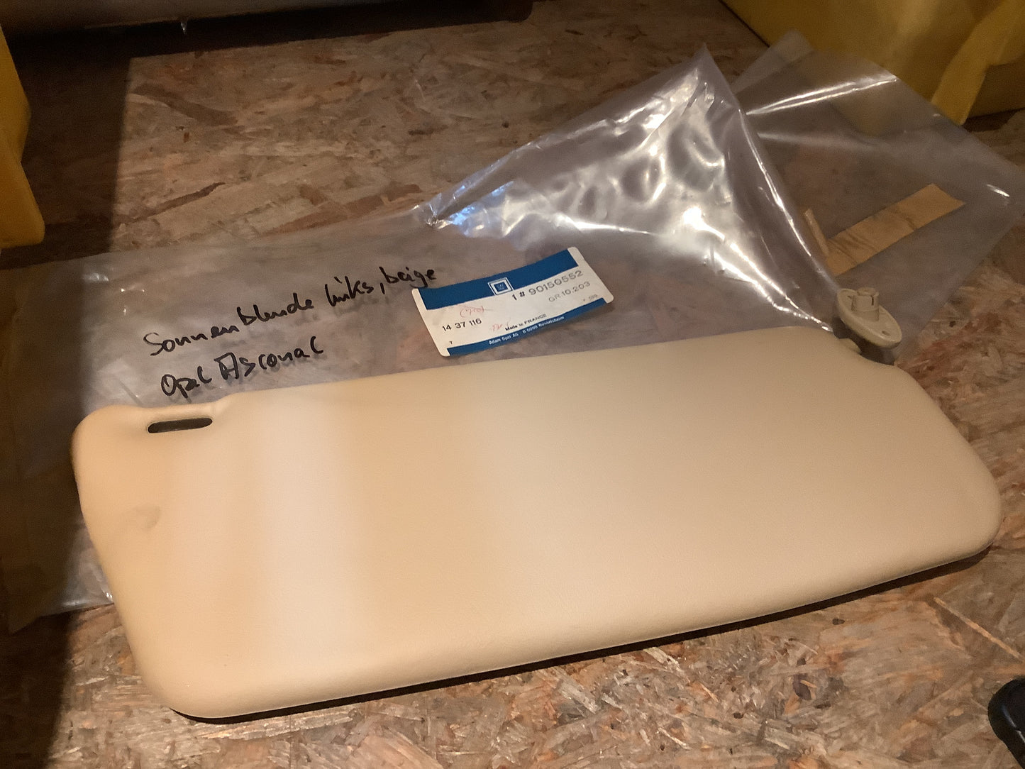 Opel Ascona C Sonnenblende links, beige Original GM NEU