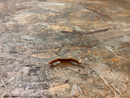 Mitsubishi Pajero Japan V46WG Clip, Windschutzscheibe Original Mitsubishi NEU