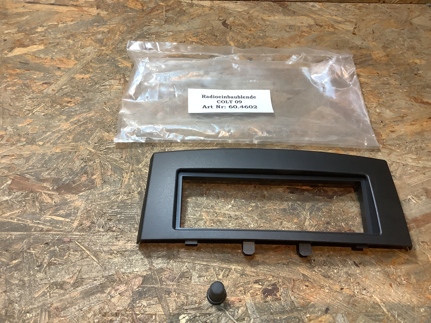 Mitsubishi Colt Radioblende, Abdeckung Original NEU