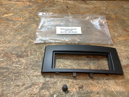 Mitsubishi Colt Radioblende, Abdeckung Original NEU