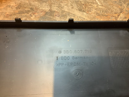 VW Passat B5 Kennzeichenblende Original VW NEU