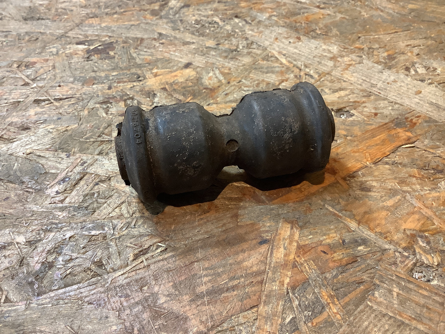 Kadett E Corsa B Dämpfungsbuchse Hinterfeder Original NEU