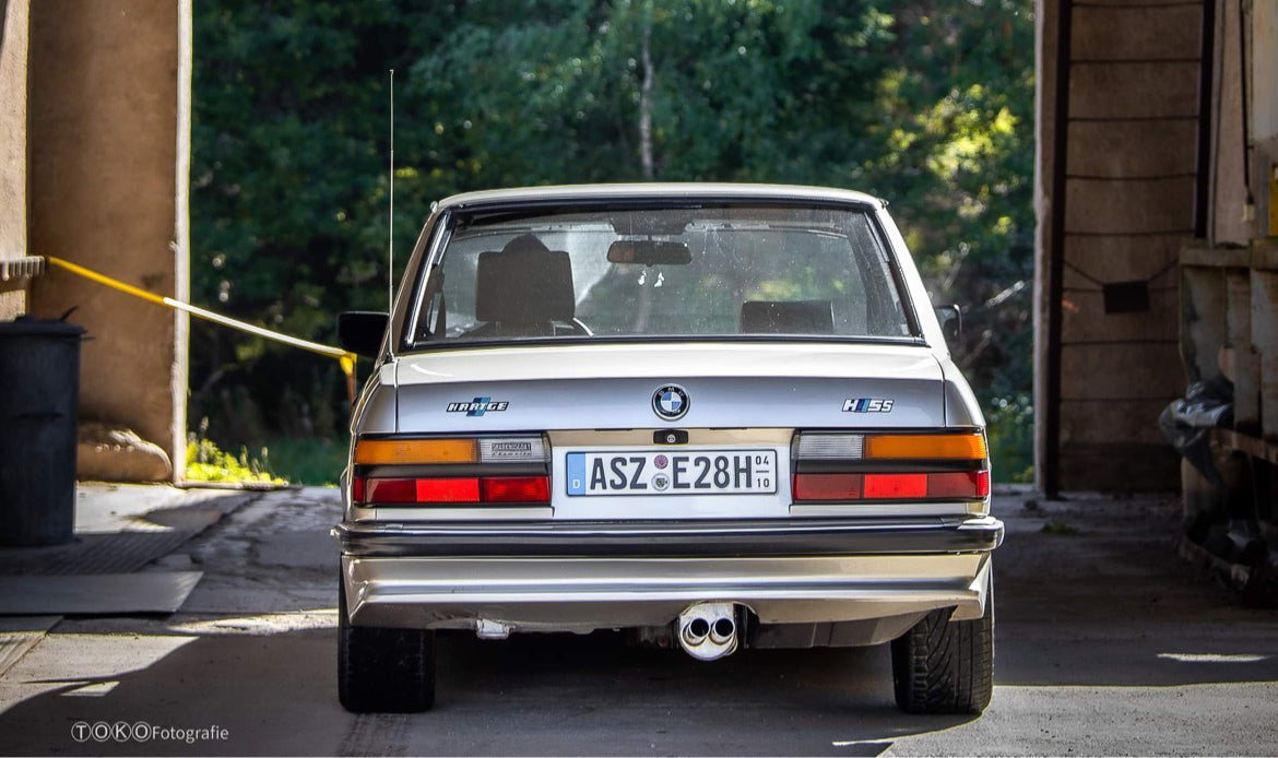 BMW E28 525e mit Katalysator Endschalldämpfer - 2x55 Typ 10