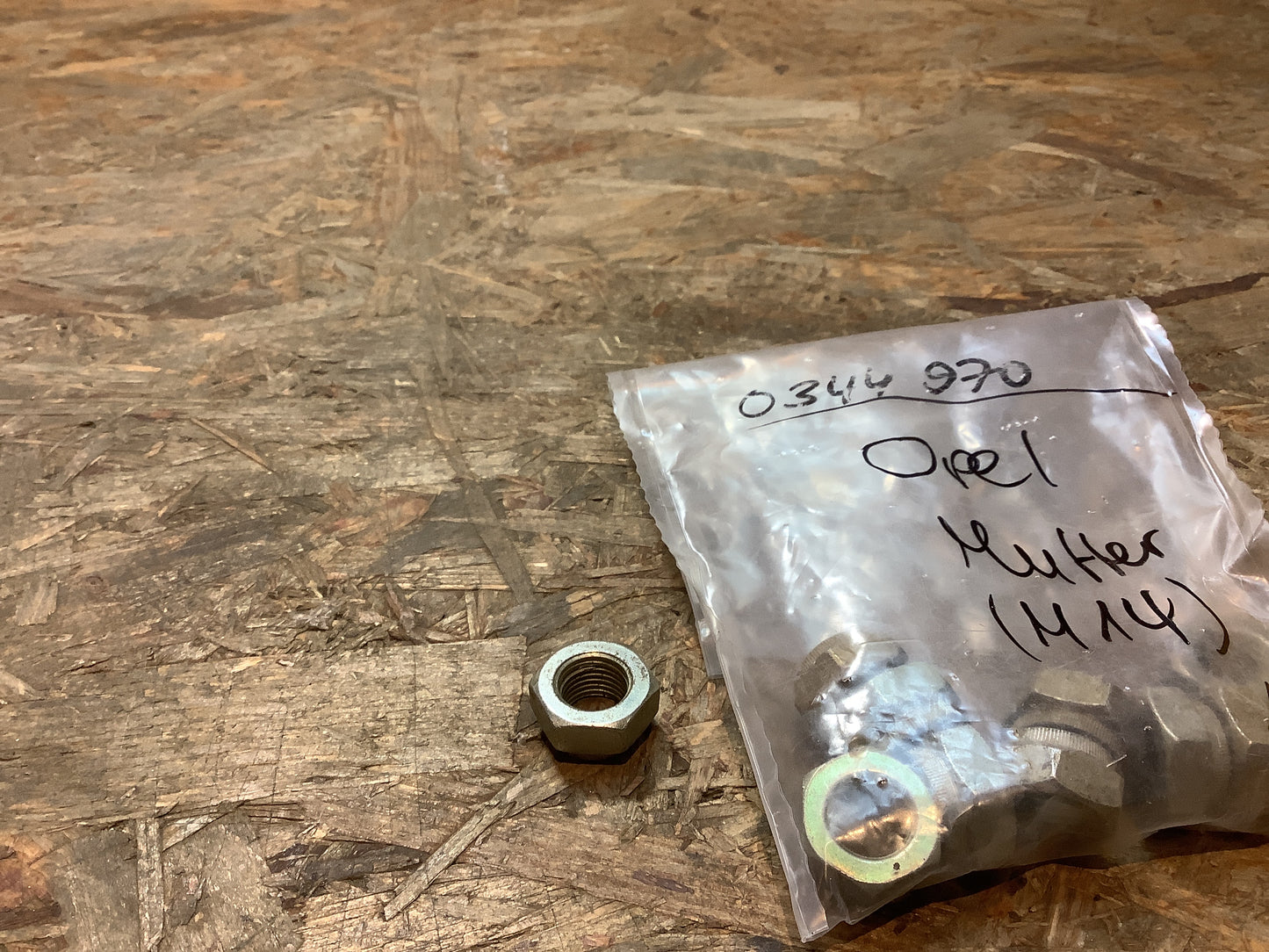 Opel Mutter (M14) NEU