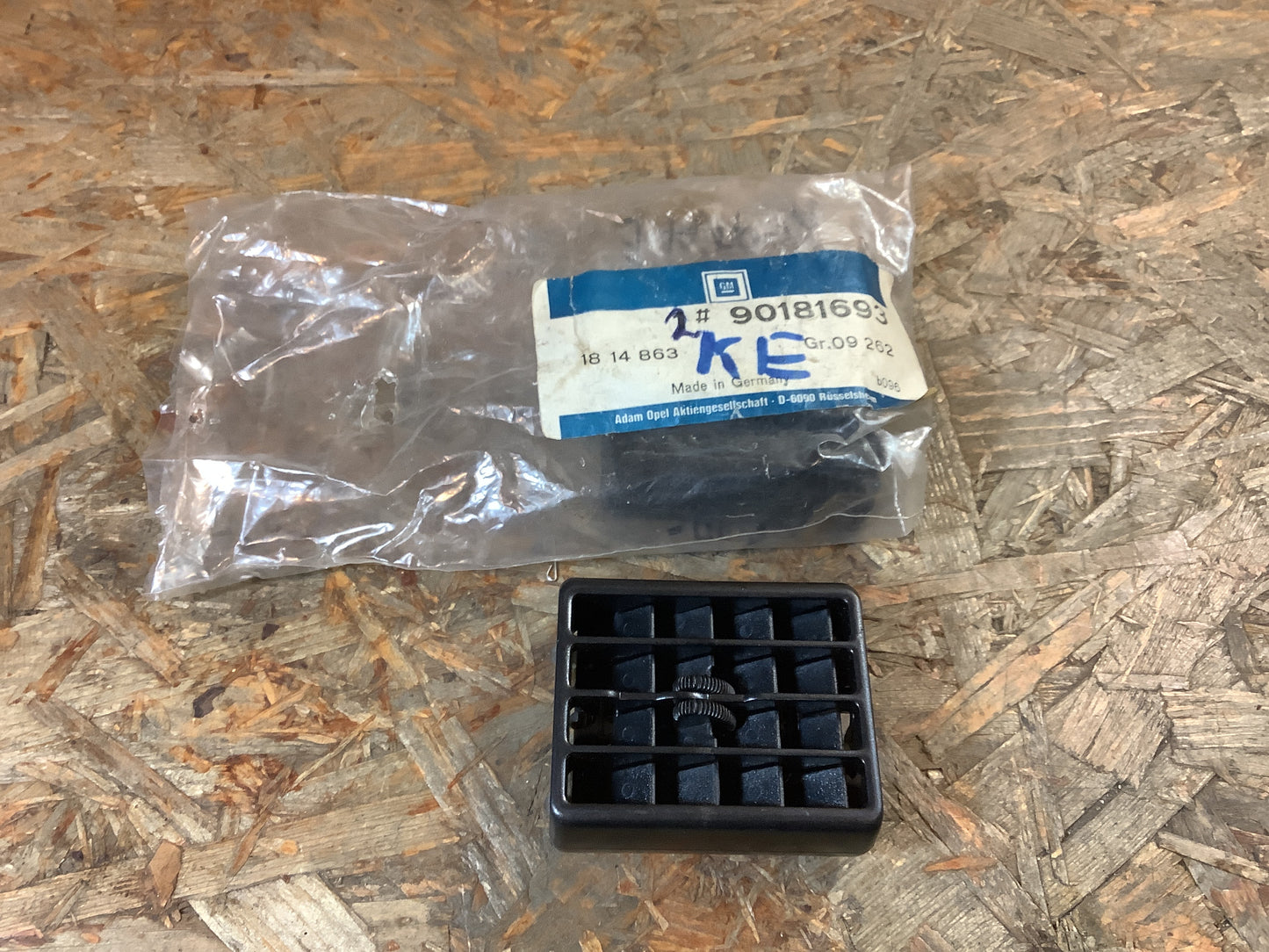 Kadett E Luftführung Düse Original GM NEU