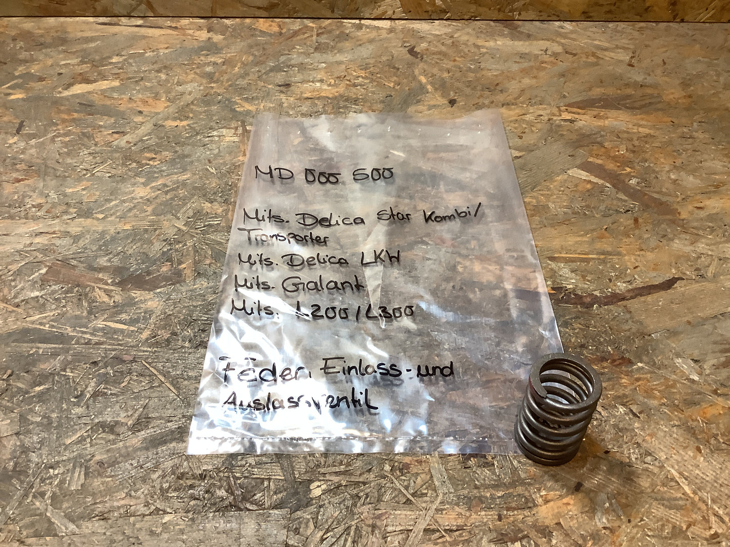 Mitsubishi Delica Star Kombi/Transporter; Mitsubishi Delica LKW; Mitsubishi Galant; Mitsubishi L200/L300 Feder, Einlass-und Auslassventil Original Mitsubishi NEU