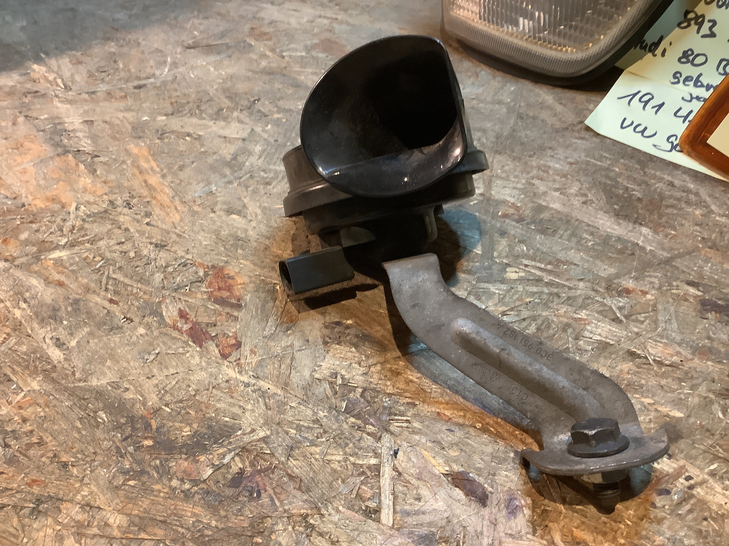 VW Passat Bj. 2005-11 Hupe Original Hella NEU