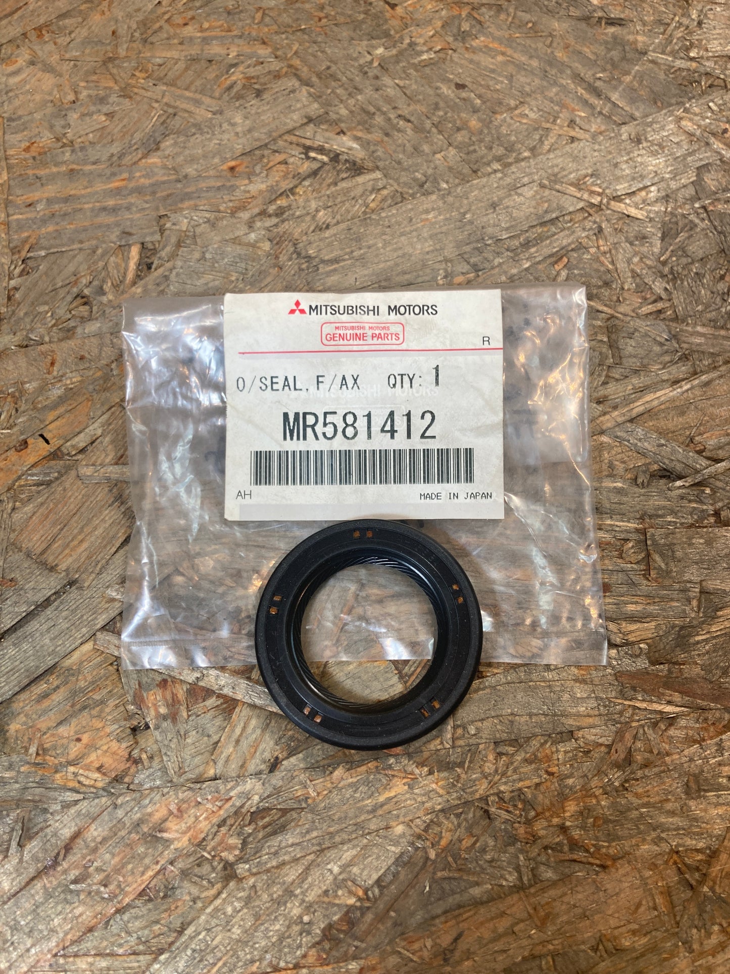 Mitsubishi Pajero Pinin Wellendichtring Freilaufkupplung Original Mitsubishi NEU
