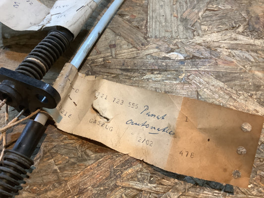 VW Golf II, VW Passat 32b Gaszug Original VW NEU