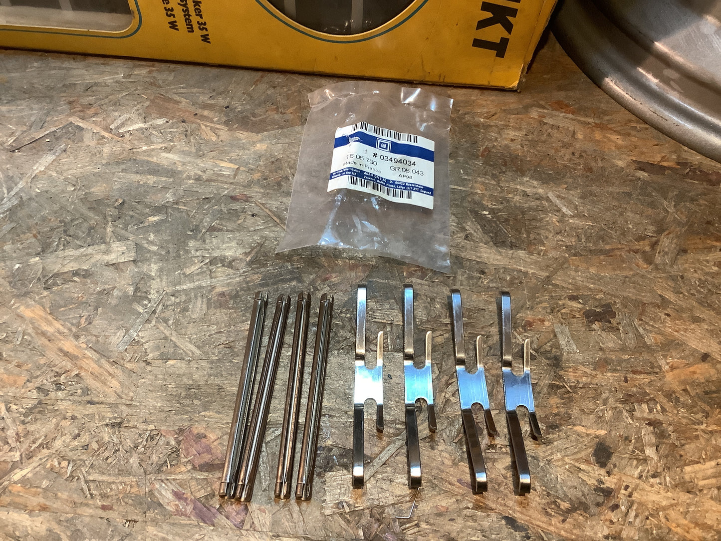 Opel Ascona B/C, Corsa A, Kadett D/E Zubehör-Satz Scheibenbremse Original GM NEU