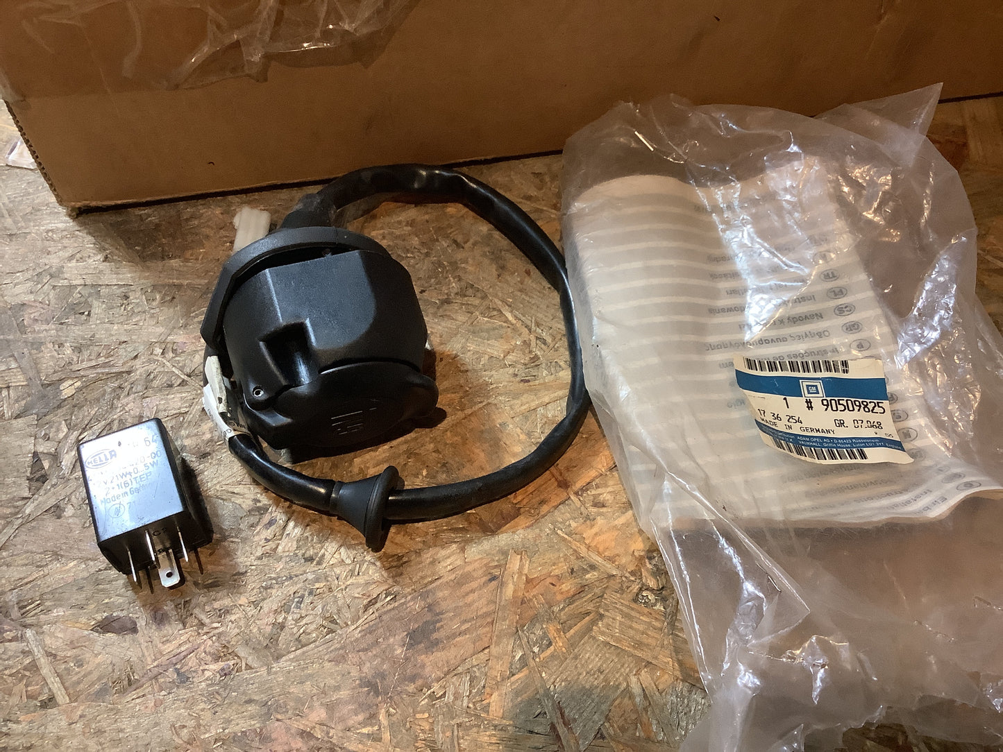 Opel Astra F Satz Elektroteil Anhängervorrichtung Original GM NEU