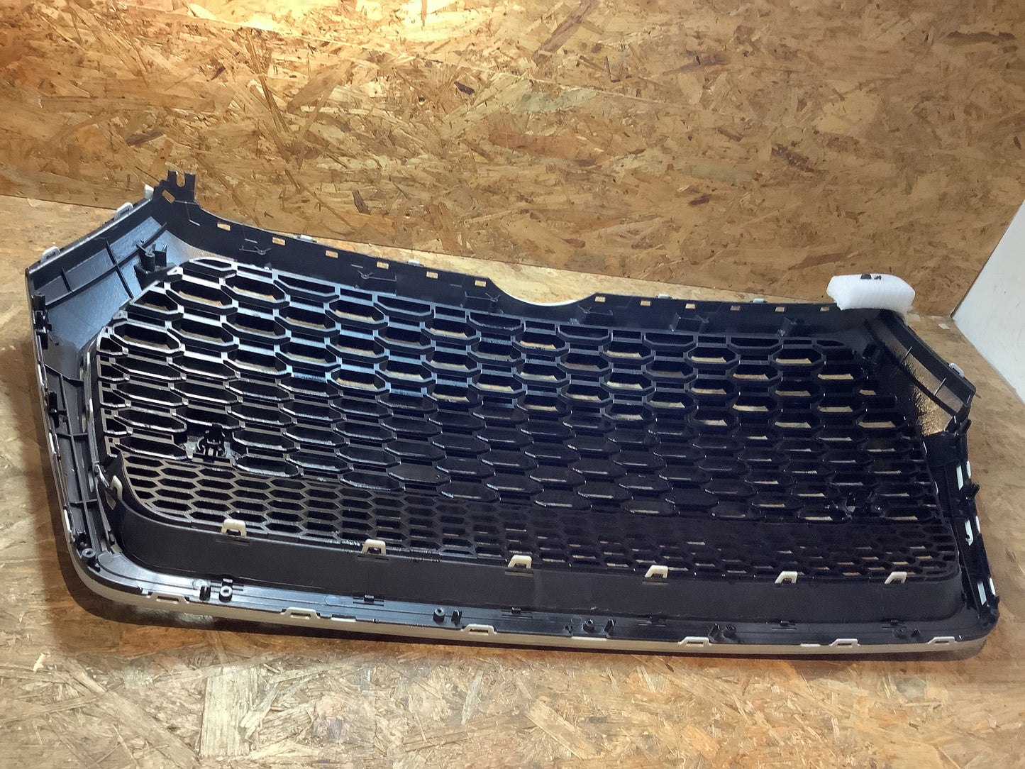 Silberner Kühlergrill für AUDI Q5 FY Modell 2017-2020 GRIAU0077