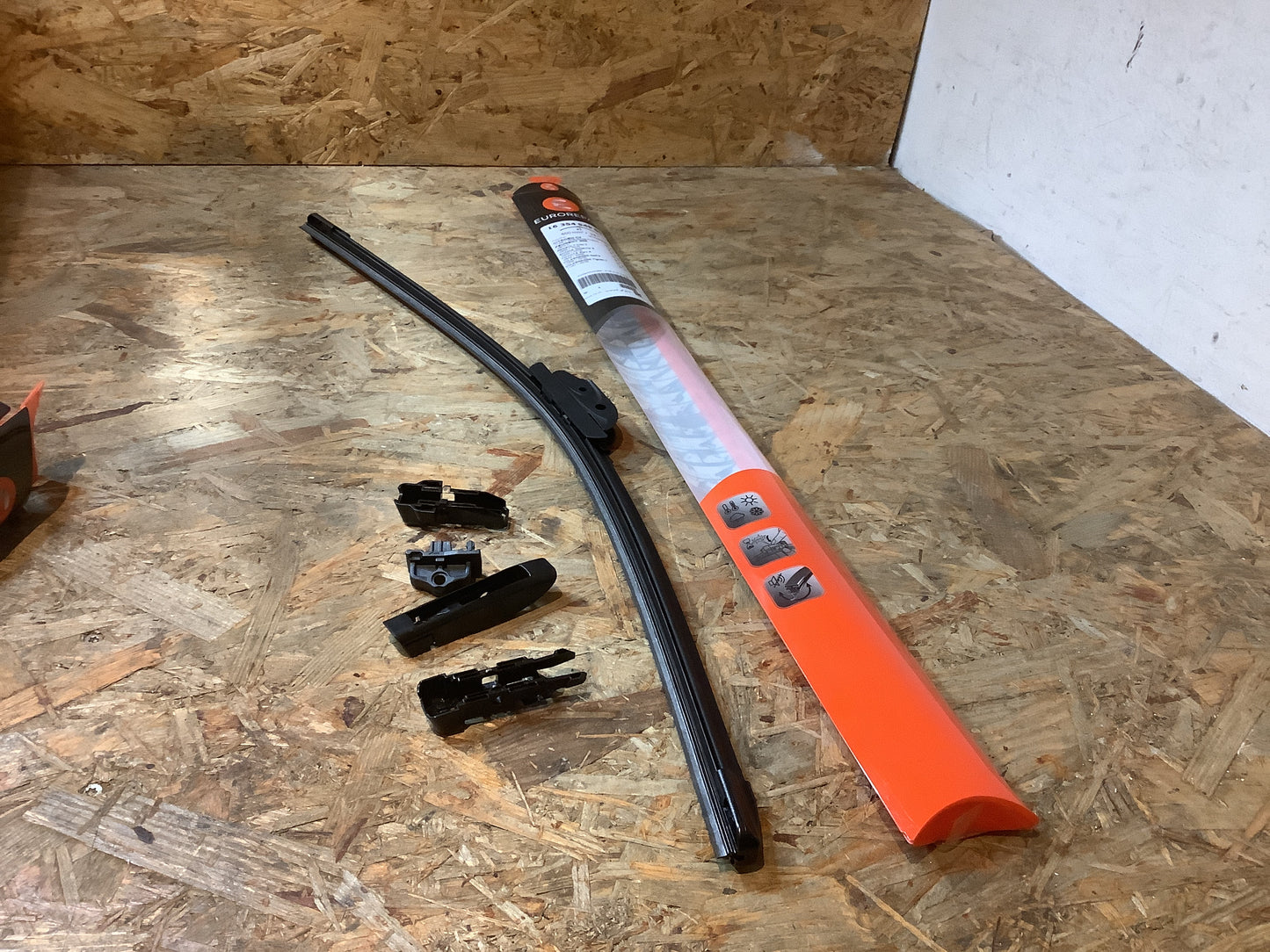 Citroën C3, Peugeot 308, Renault Clio 3, Skoda Octavia 2, Toyota Rav 4, Volkswagen Golf 6, Volkswagen Tiguan 1 Wischerblatt Original Eurorepar NEU