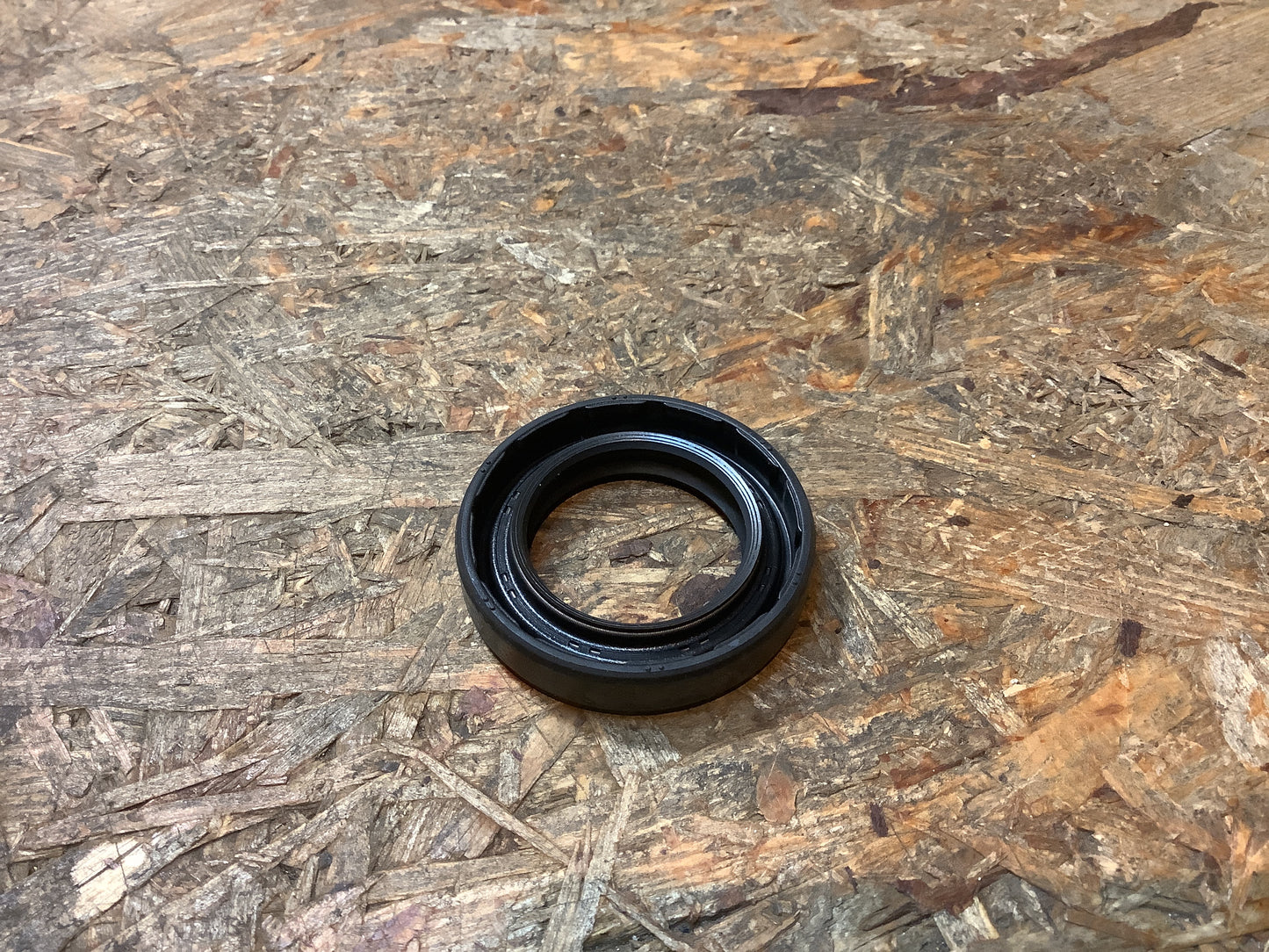 Mitsubishi Pajero H77W, H76W,H65HH67W Öldichtung, Freilaufkupplung Original Mitsubishi NEU