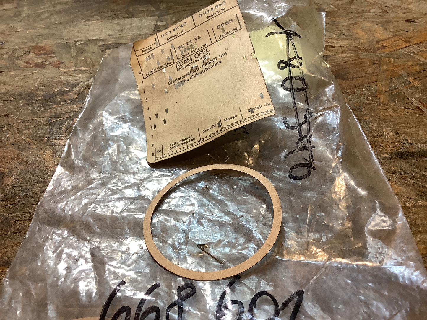 Opel Rekord P1, Rekord C, Commodore A Dichtung für Ausrücklagerführung Original Opel NEU