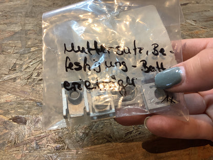 Muttersatz, Befestigung-Batterieträger Original GM NEU