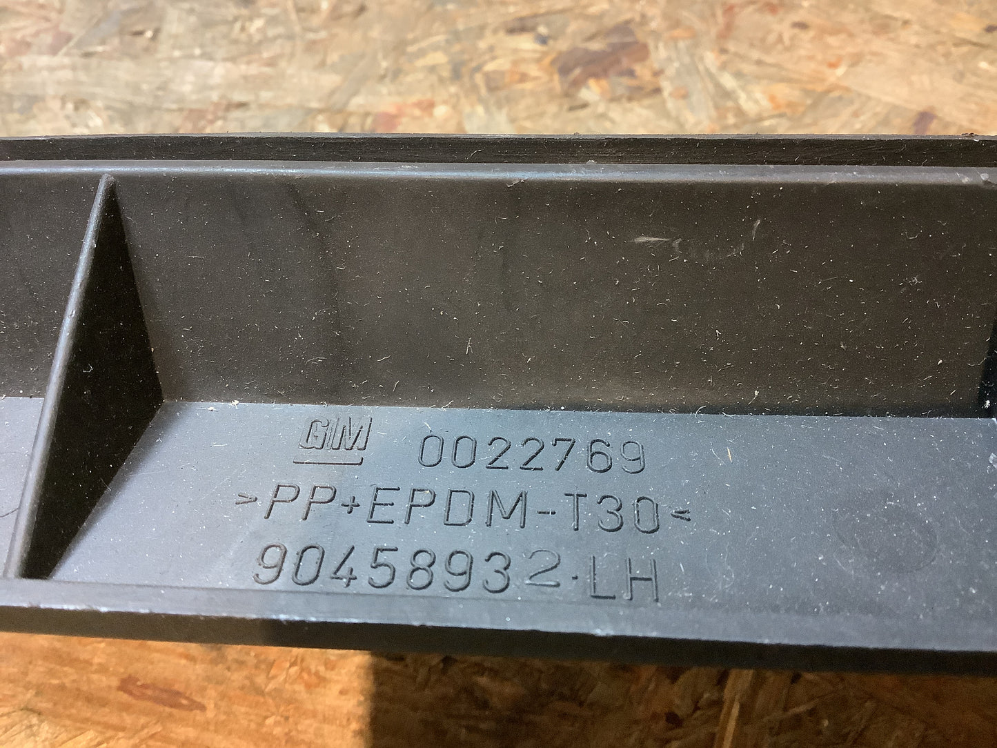 Opel Omega Halterung hintere Stoßstange Original Opel NEU