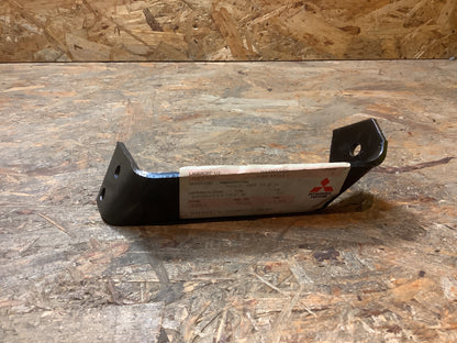 Mitsubishi Halter Auspuff Original Mitsubishi NEU