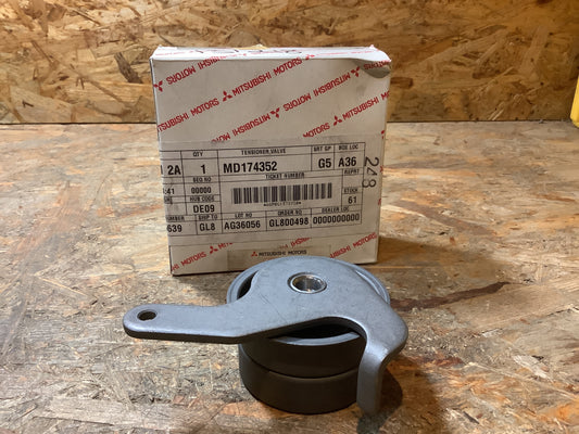 Mitsubishi (siehe Beschreibung für Modelle) Spannrolle, Zahnriemen Original Mitsubishi NEU