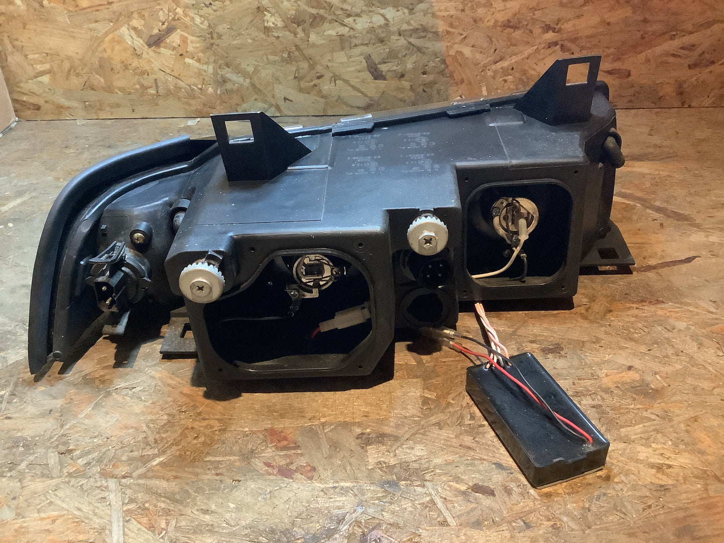 Tuning-Tec Angel Eyes Scheinwerfer für BMW 3er E36 90-99 schwarz