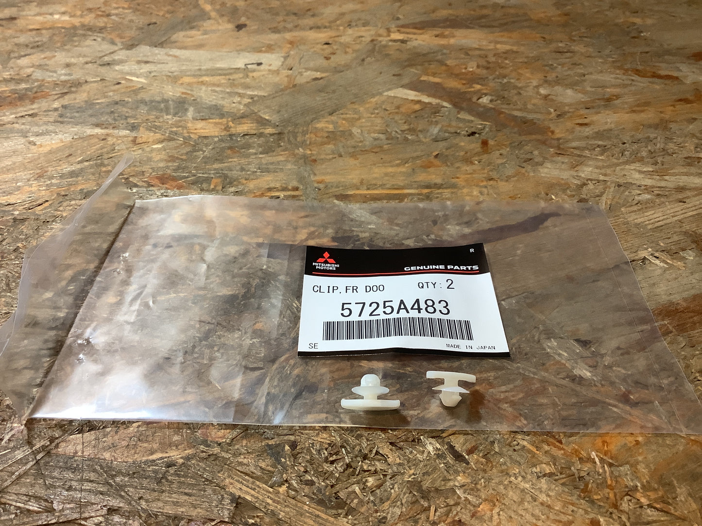 Mitsubishi Eclipse Halteklammer für Türdichtung (2 Stück jeweils) Original Mitsubishi NEU