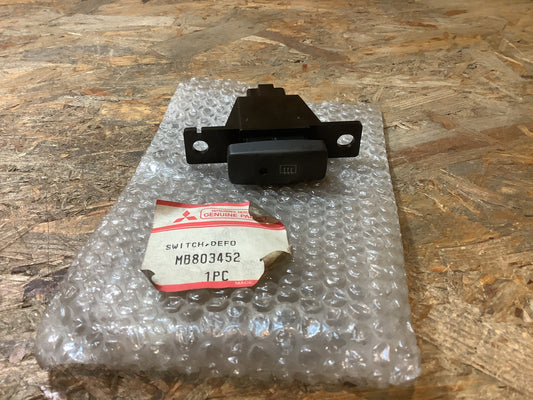 Mitsubishi Sigma Station Wagon (F0_W) 3.0L Schalter, Heckschabenheizung Original Mitsubishi NEU