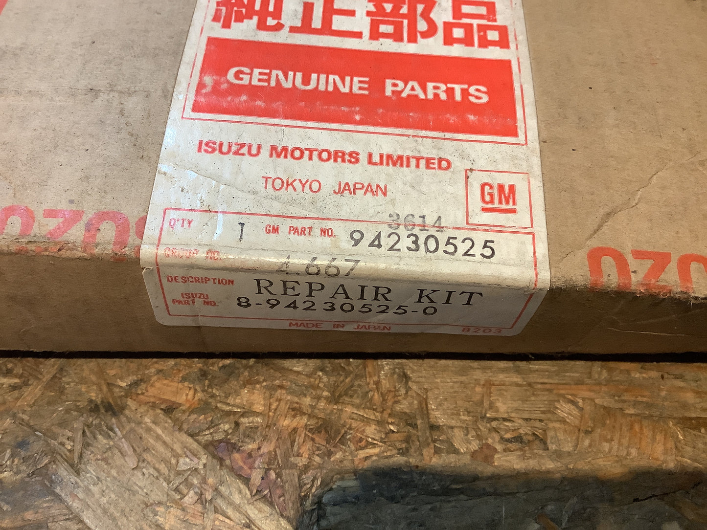 Isuzu Trooper Satz Bremsbeläge Vorderachse Original Isuzu NEU