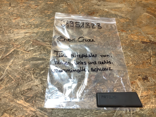 Chevrolet Cruze Türschlitzpolster vorne, hinten, links und rechts, Gummimatte, schwarz GM NEU