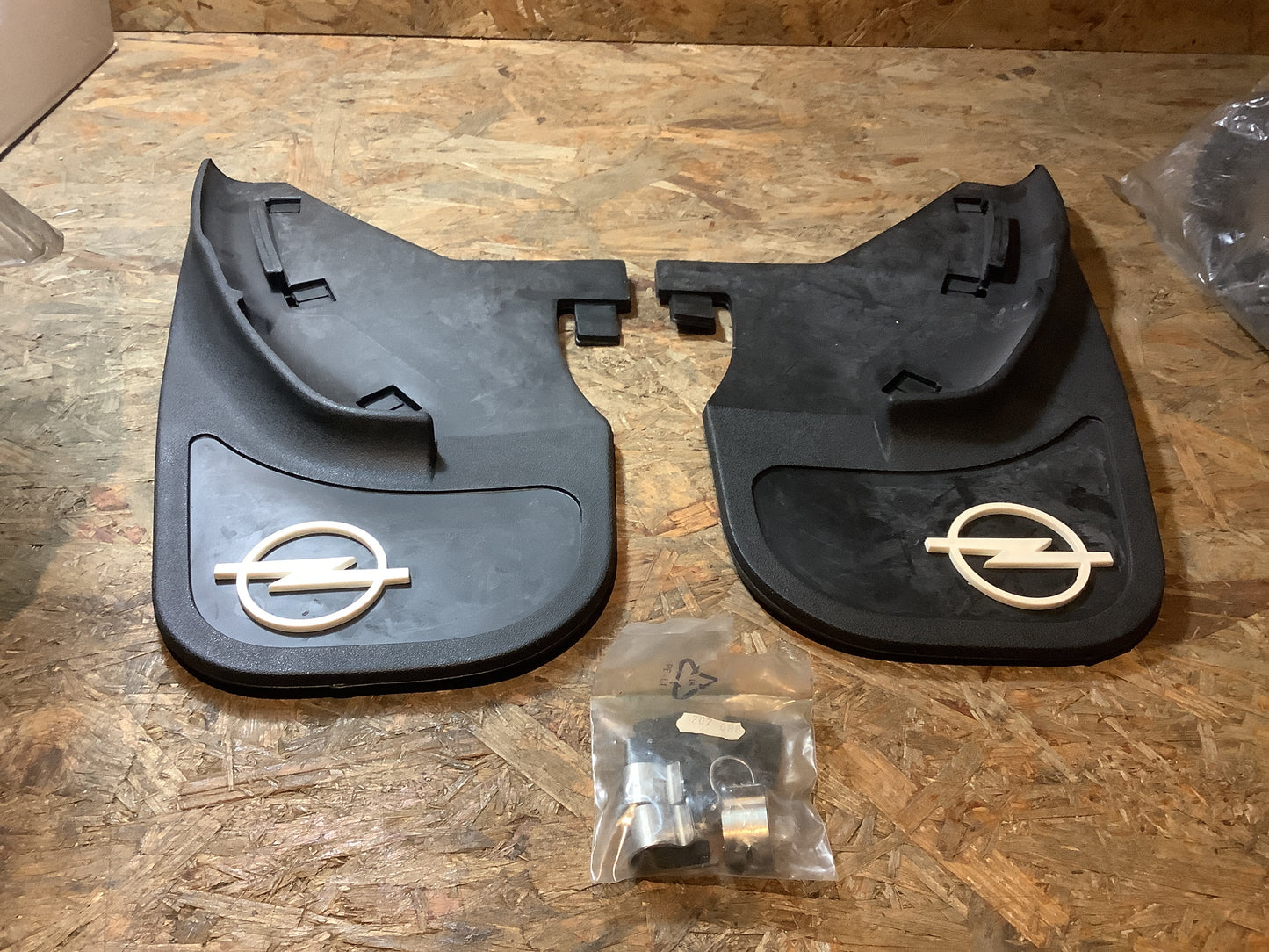 Opel Vectra A Satz Schmutzfänger hinten Original Opel NEU