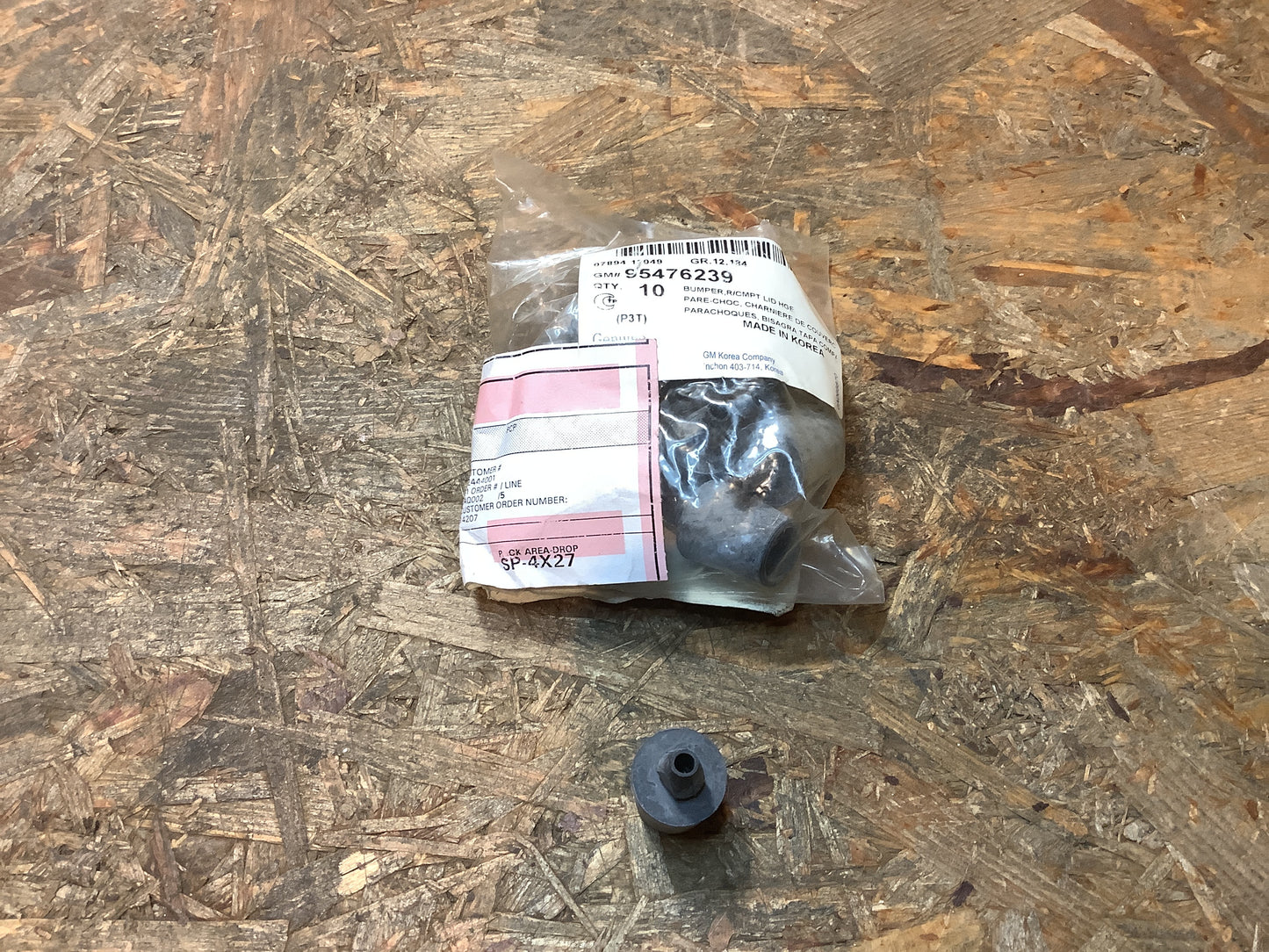 Chevrolet Aveo Bj. 12-20 Stoßfänger, Heckklappenscharnier Original GM NEU