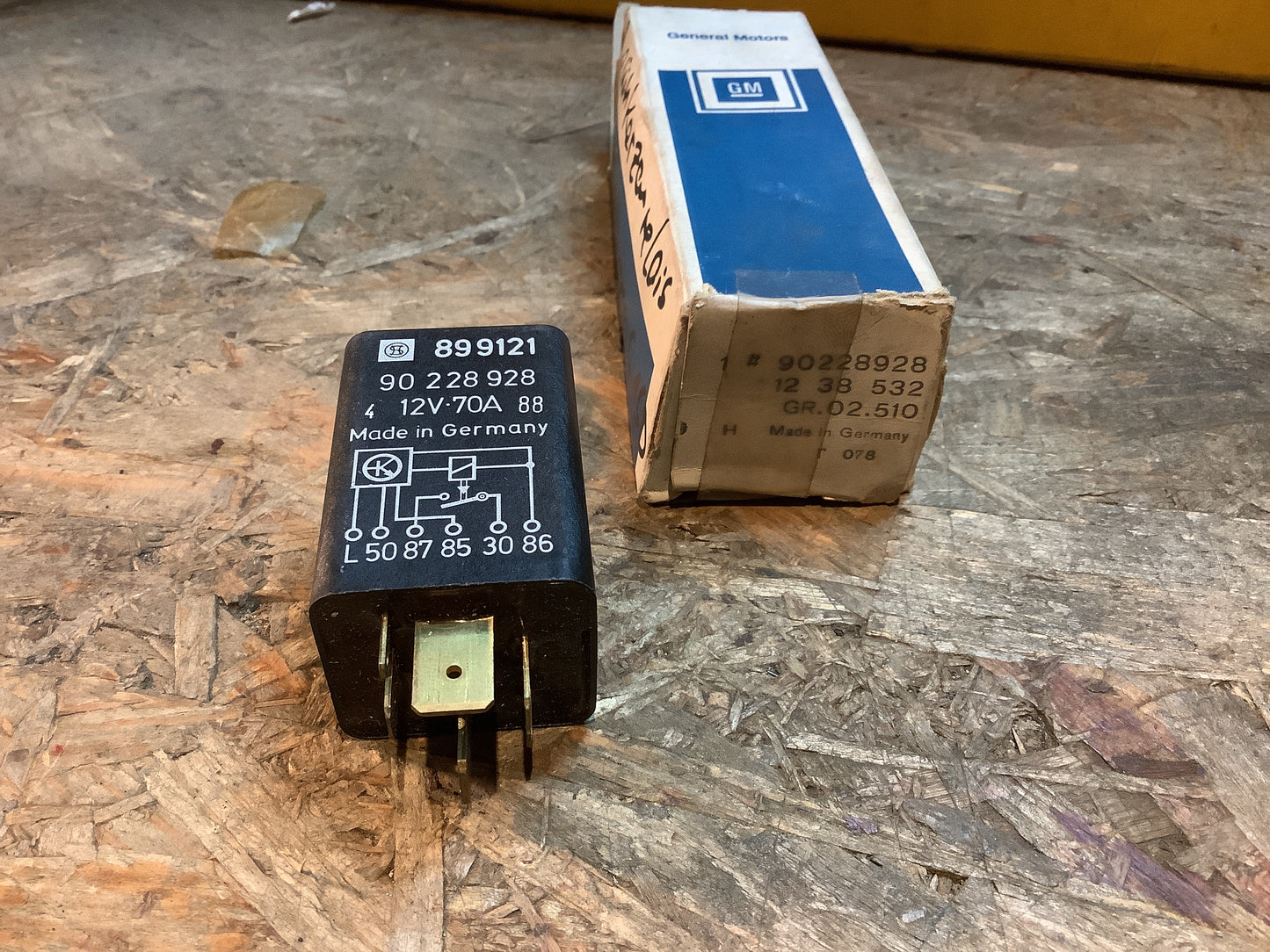 Opel Ascona C 1,6D Glühkerzenrelais Original GM NEU