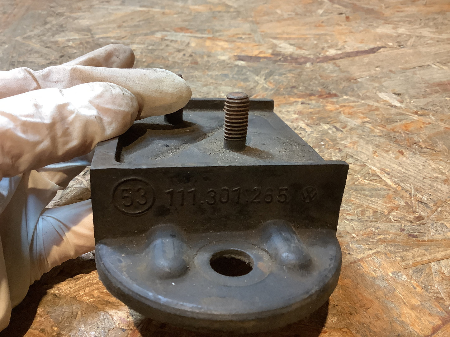 VW Käfer 11/52-59,61, VW Bus 59-62 Getriebehalterung vorne Original VW EU