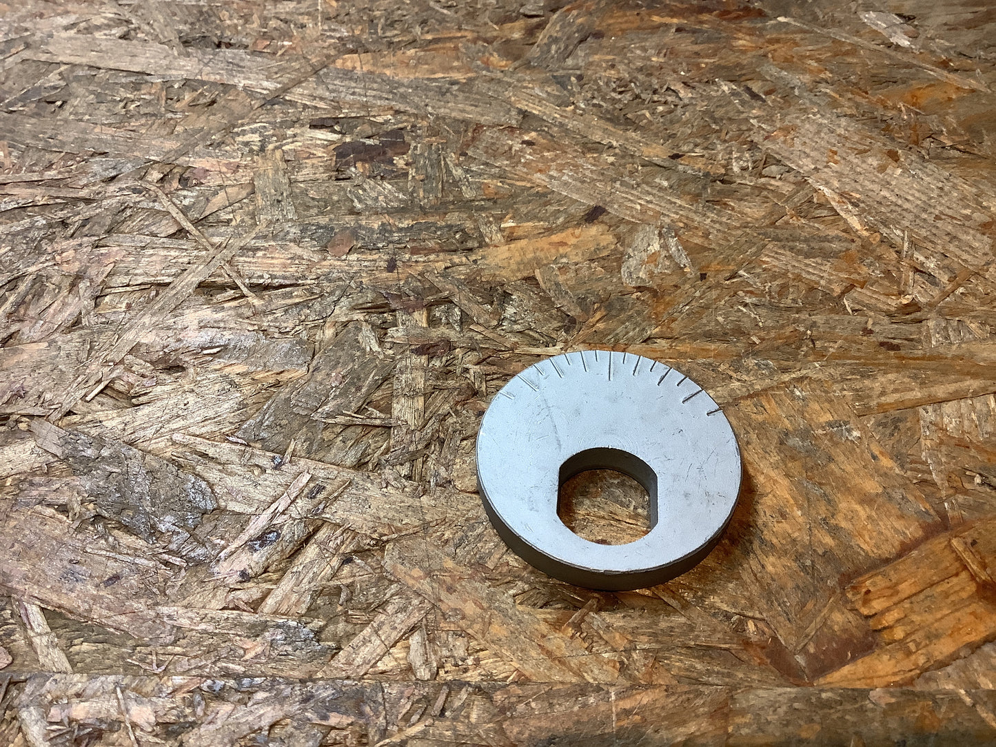 Mitsubishi Pajero Exzenterscheibe, Sturzkorrekturschraube Original Mitsubishi NEU