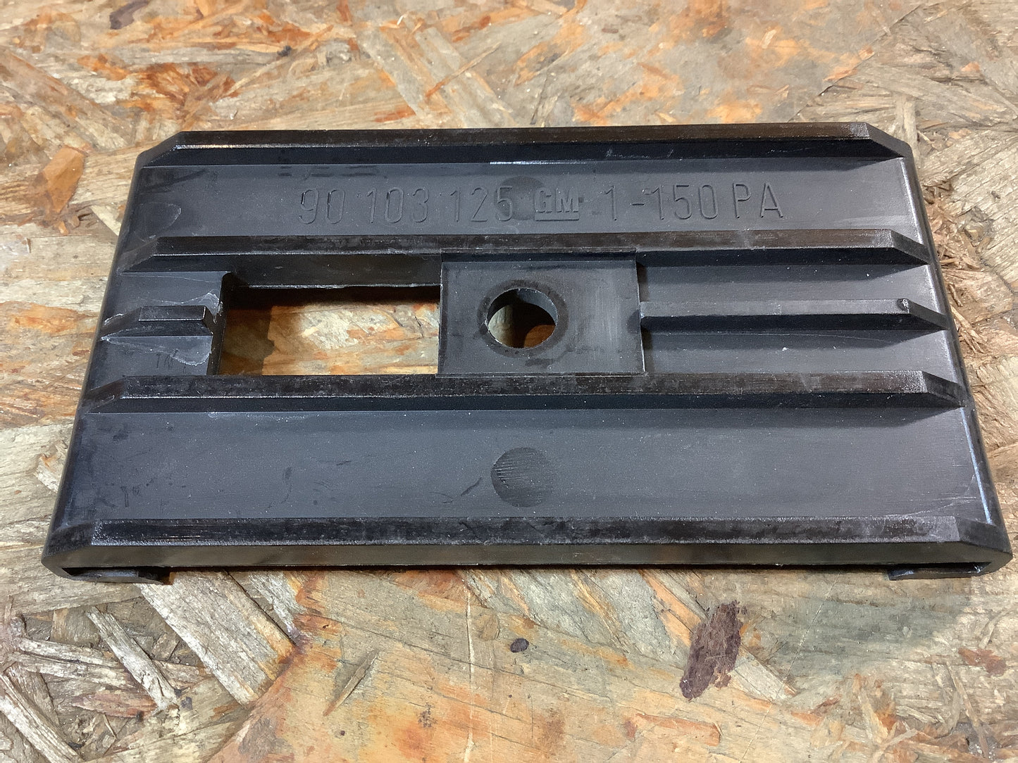 Ascona C, Halter, Gleitstück, Schiebestück, Stoßstange vorne Original GM NEU