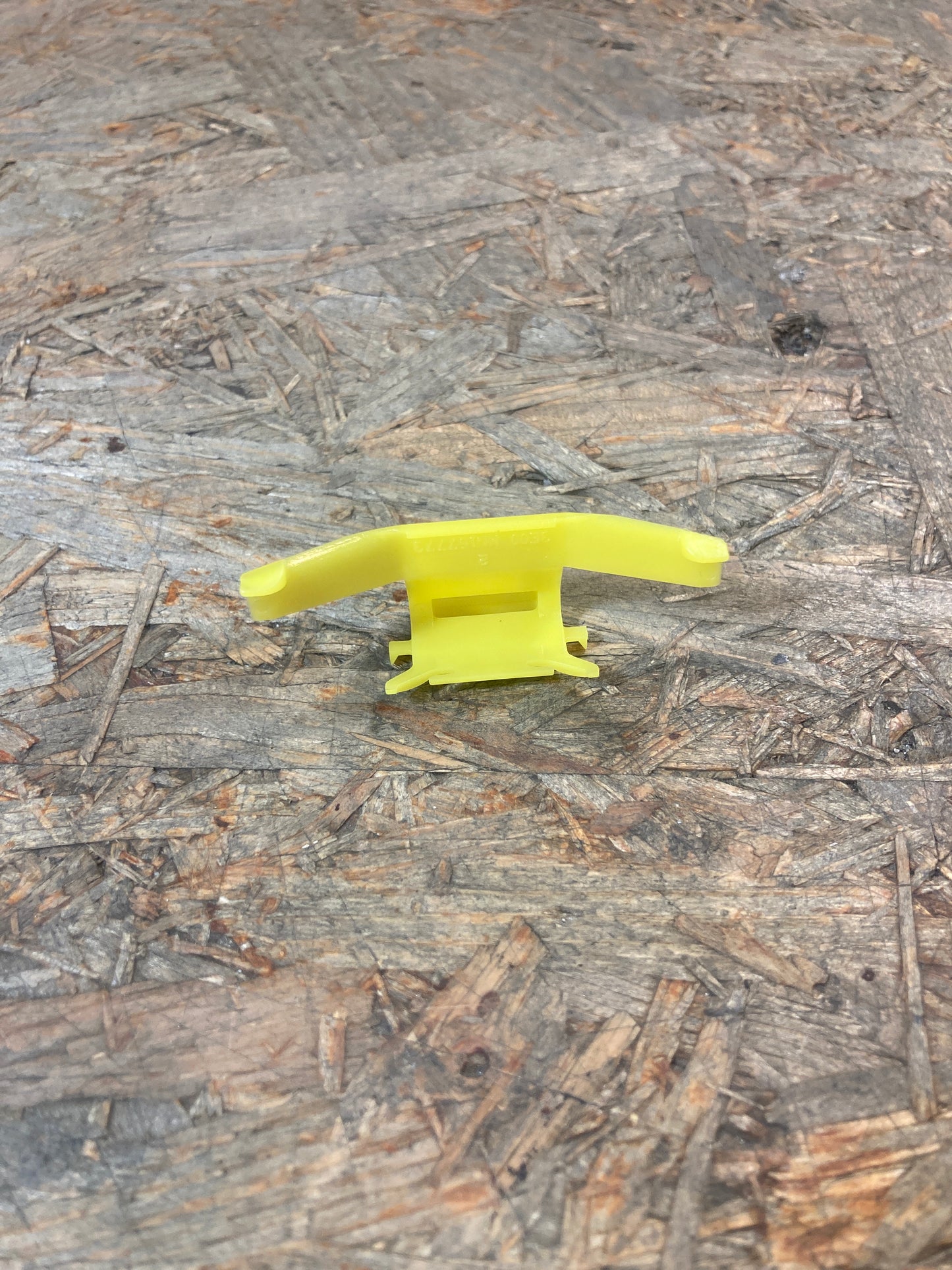 Mitsubishi Clip, Abdeckleiste