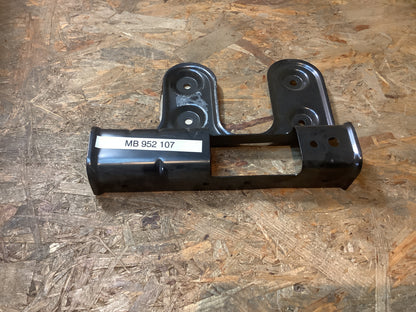 Mitsubishi Eclipse D20 Nebelschlussleuchtenhalter Original Mitsubishi NEU