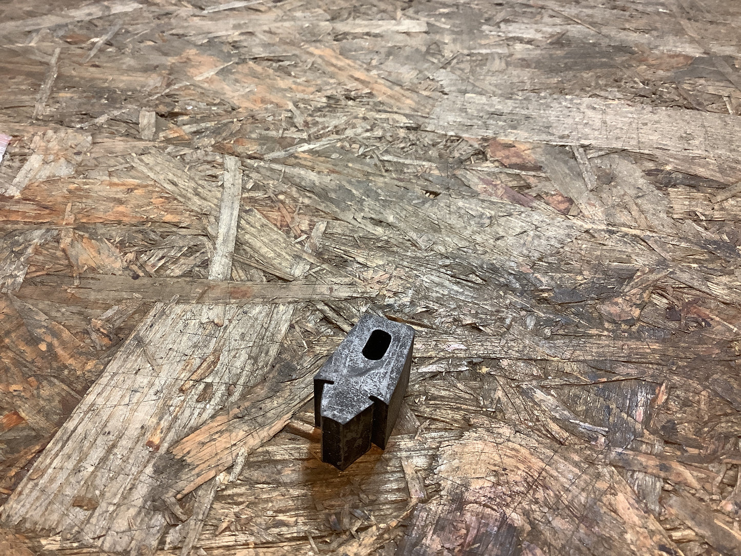 Modell unbekannt Gummipuffer, Festnahme, Halterung Original GM NEU