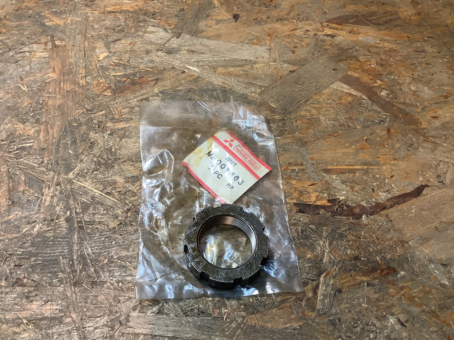 Mitsubishi L300 Mutter, Achswelle hinten Original Mitsubishi NEU