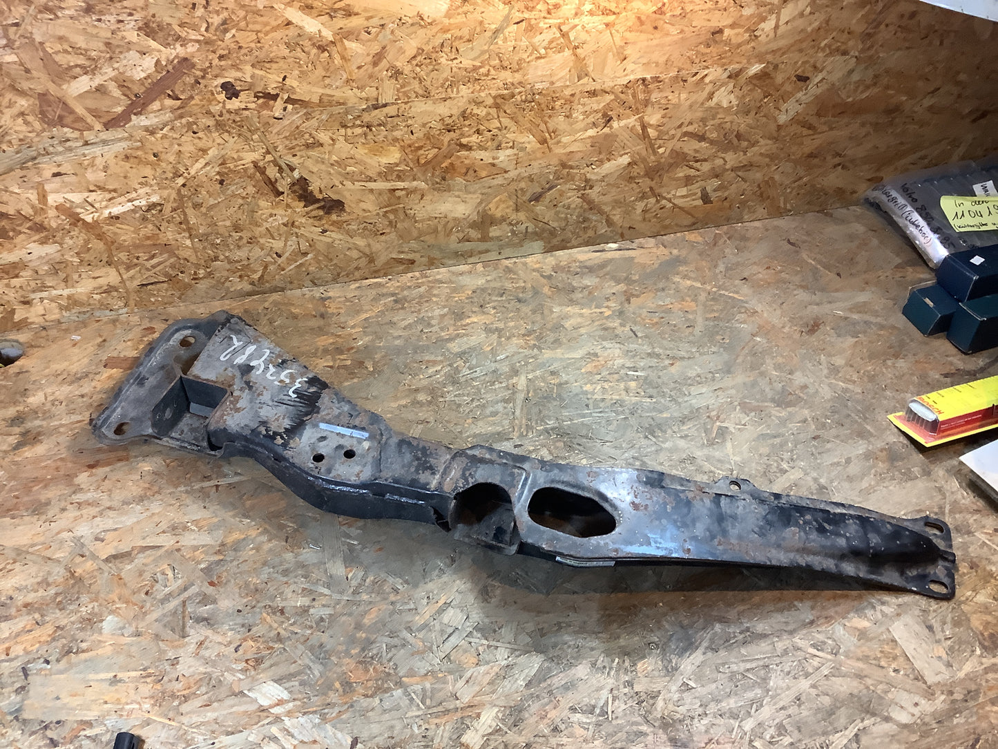 Ascona C Bj.82-88 Lenker/Träger vorne links Original GM NEU