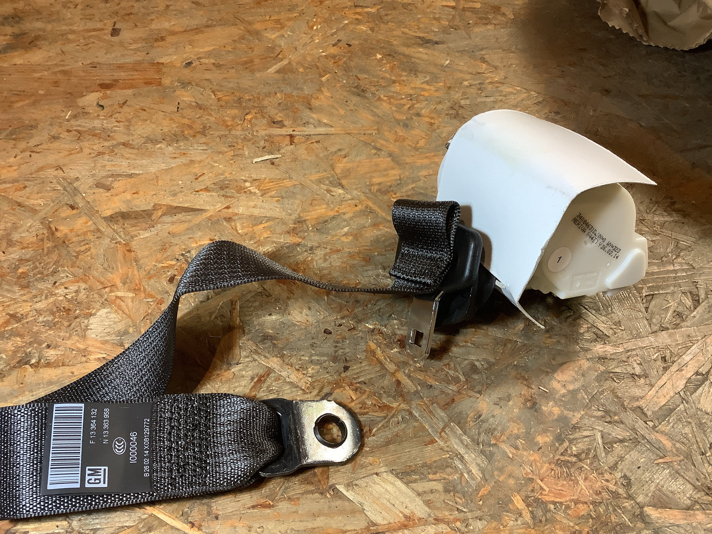 Meriva B, Sicherheitsgurt hinten links Original GM NEU