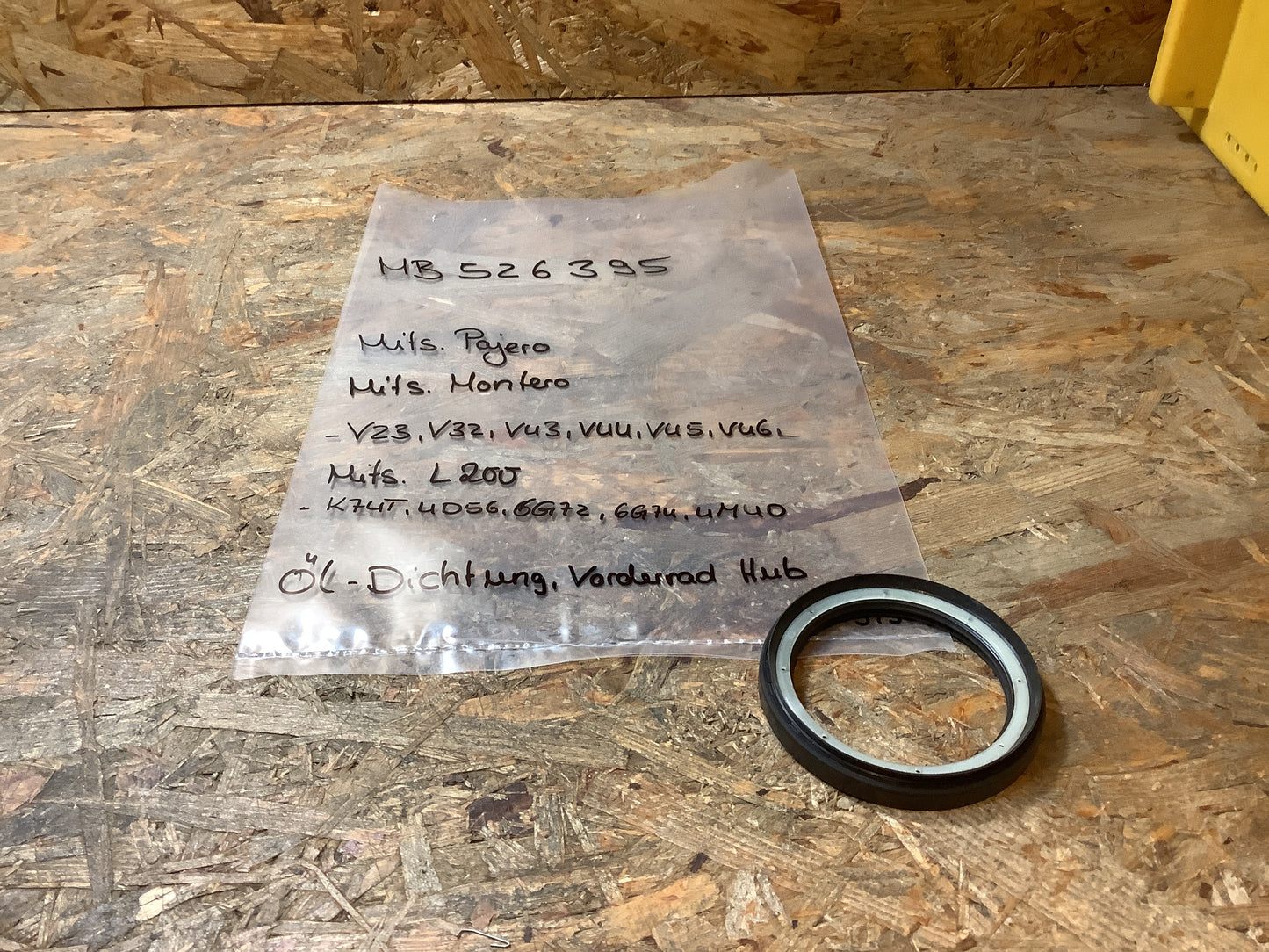 Pajero Montero Öl-Dichtung, Vorderrad Hub Original Mitsubishi NEU
