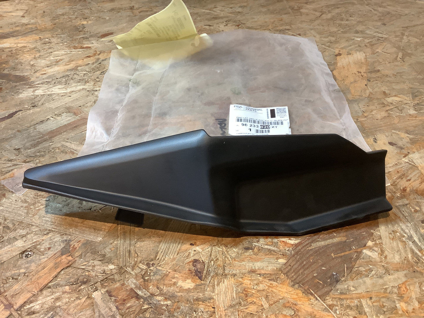 Peugeot 208 Lufteinlassgitter vorn links PSA Groupe NEU