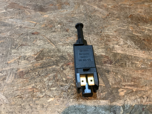 VW Golf I,II,III,IV, VW Passat 32b,35i Bremslicht Schalter Original VW AUDI NEU