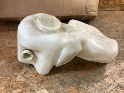 Kadett E Wischwasserbehälter Original GM NEU