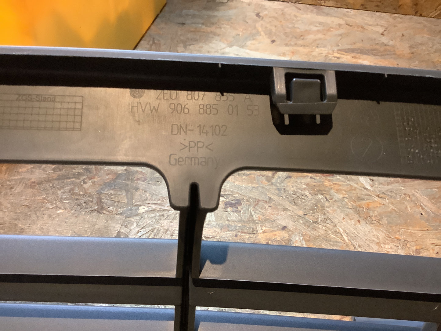 VW Crafter Kühlungsgrill, Lüftungsgitter Original VW NEU