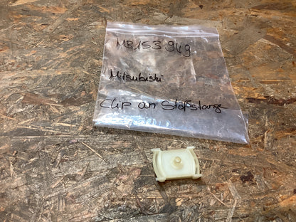 Mitsubishi Clip an Stoßstange Original Mitsubishi NEU