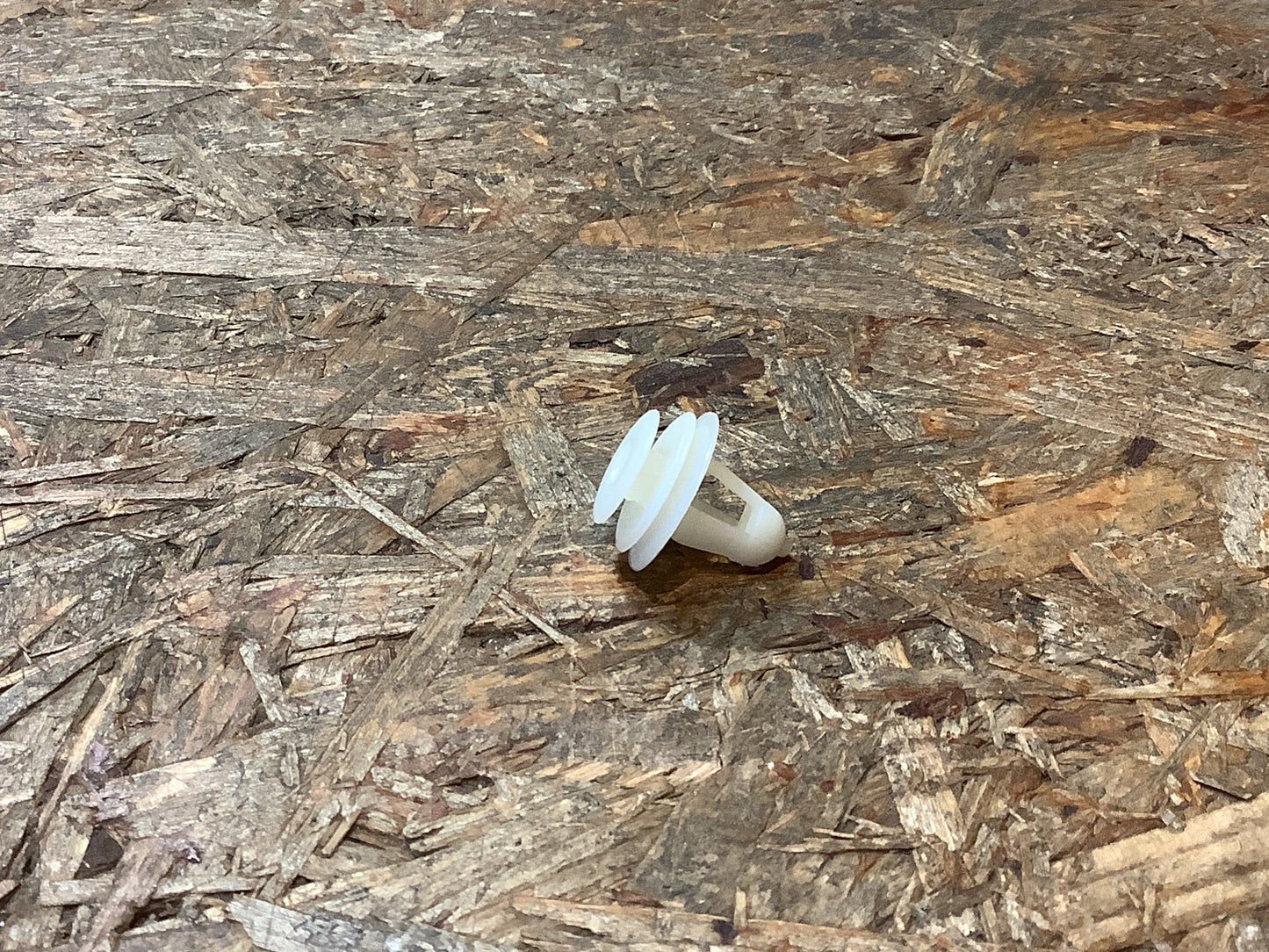 Chevrolet Matiz, Spark Clip an Säulenverkleidung Original GM NEU