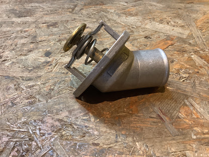 Omega B Motoren: 20SE[L96], X20SE[L96] Thermostat und Flansch Original GM NEU