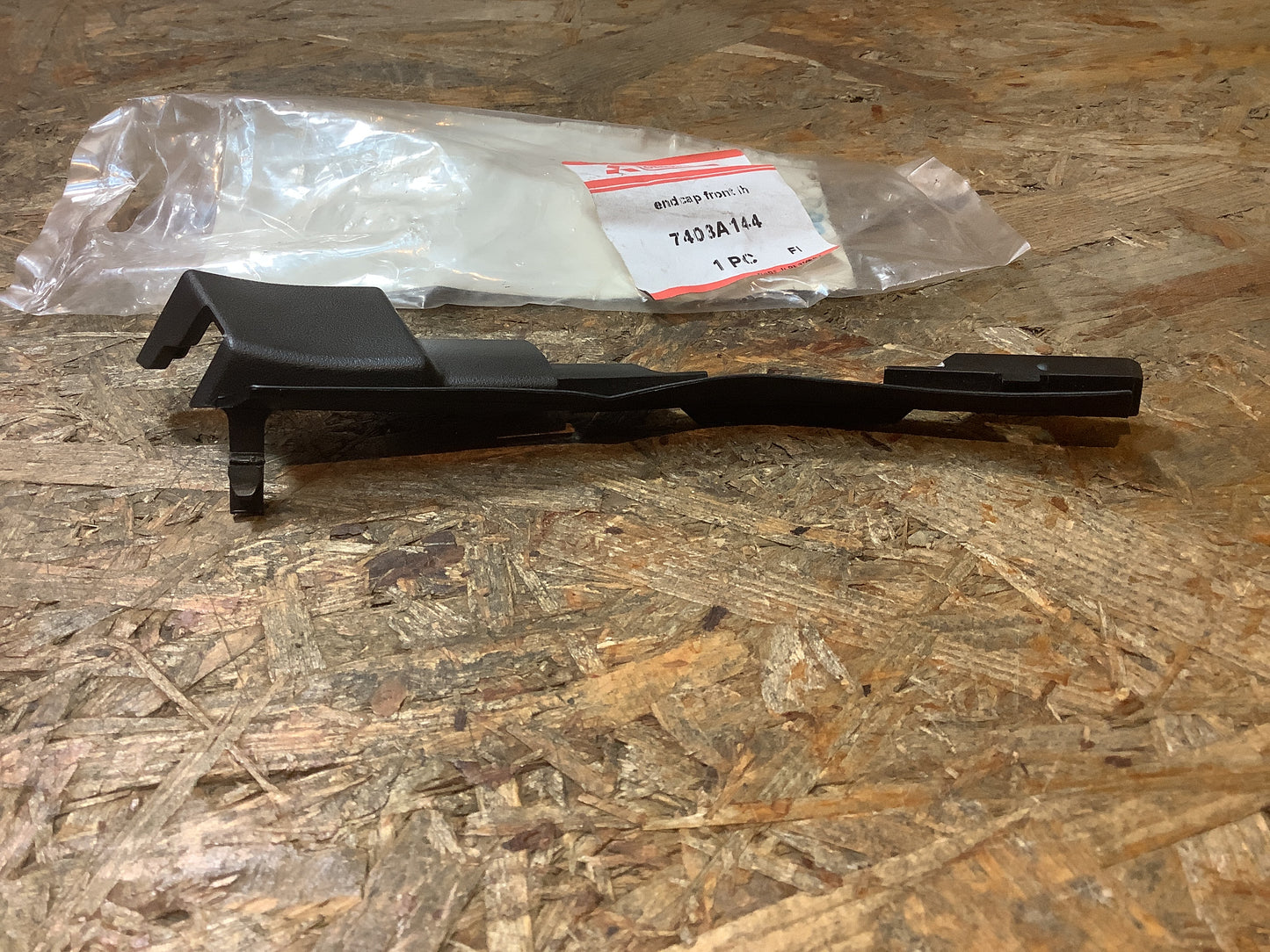 Mitsubishi Colt Z32A Bj. 06-07 Abdeckung Windschutzscheibe links Original Mitsubishi NEU